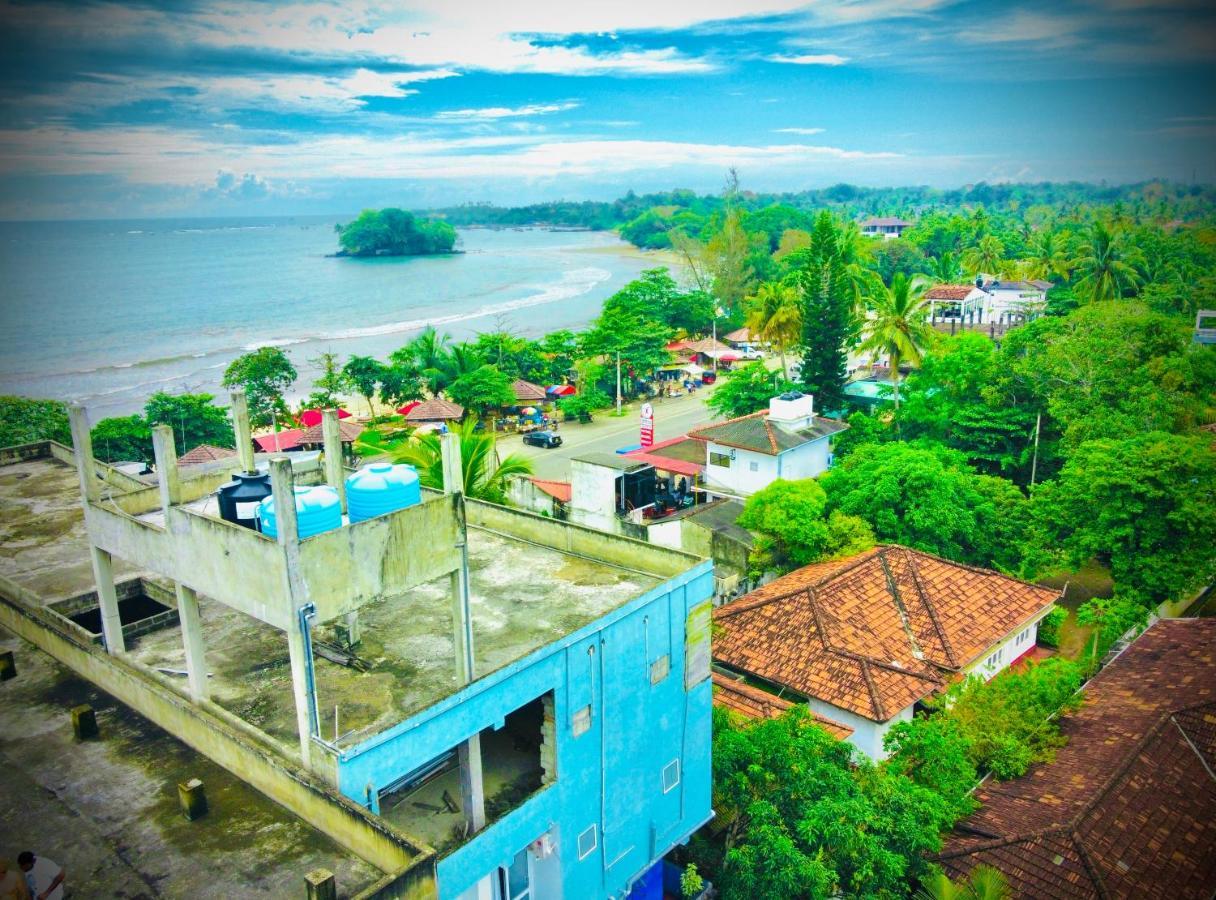Surasa Beach Resort Weligama Kültér fotó