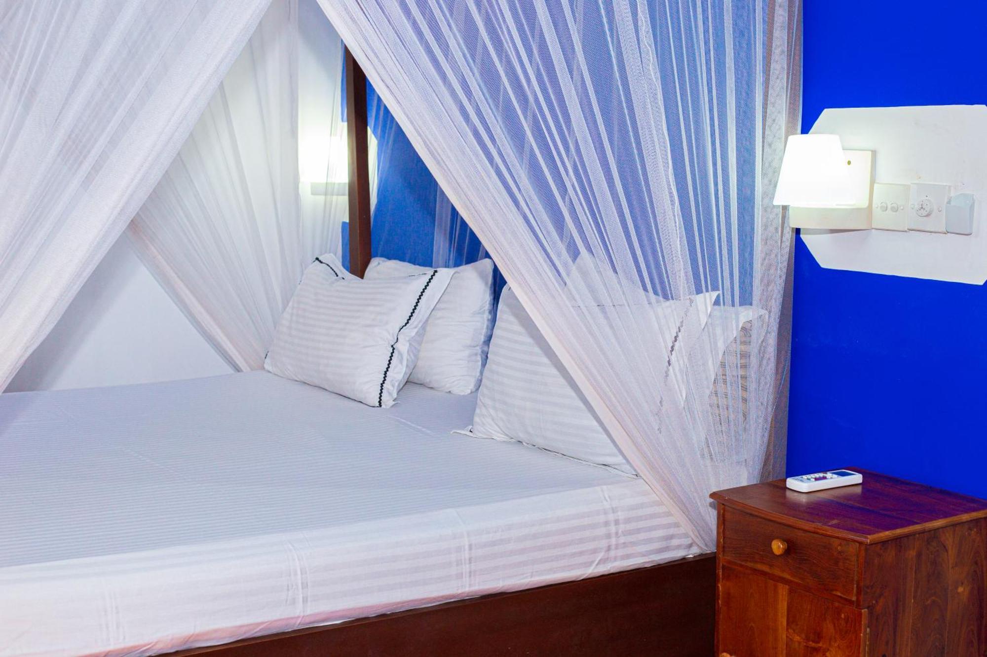 Surasa Beach Resort Weligama Kültér fotó