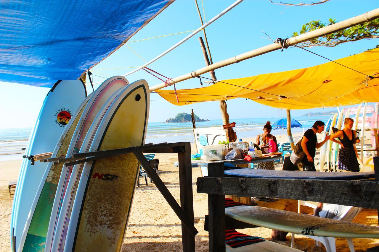 Surasa Beach Resort Weligama Kültér fotó