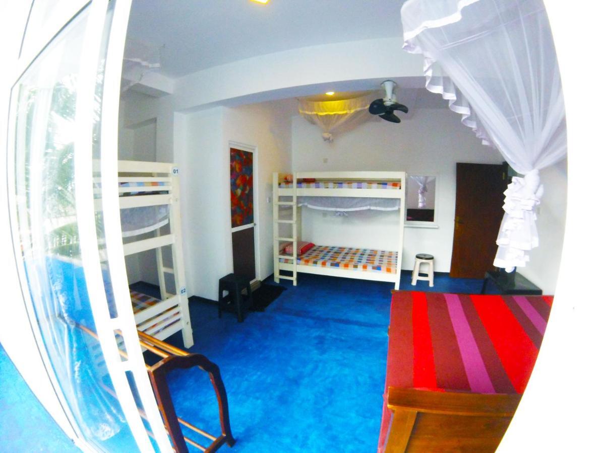 Surasa Beach Resort Weligama Kültér fotó